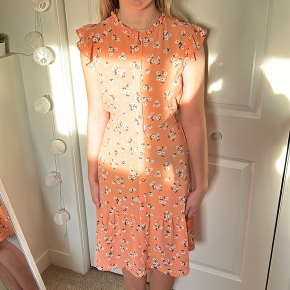 Monteau Dresses & Skirts - Size small floral dress